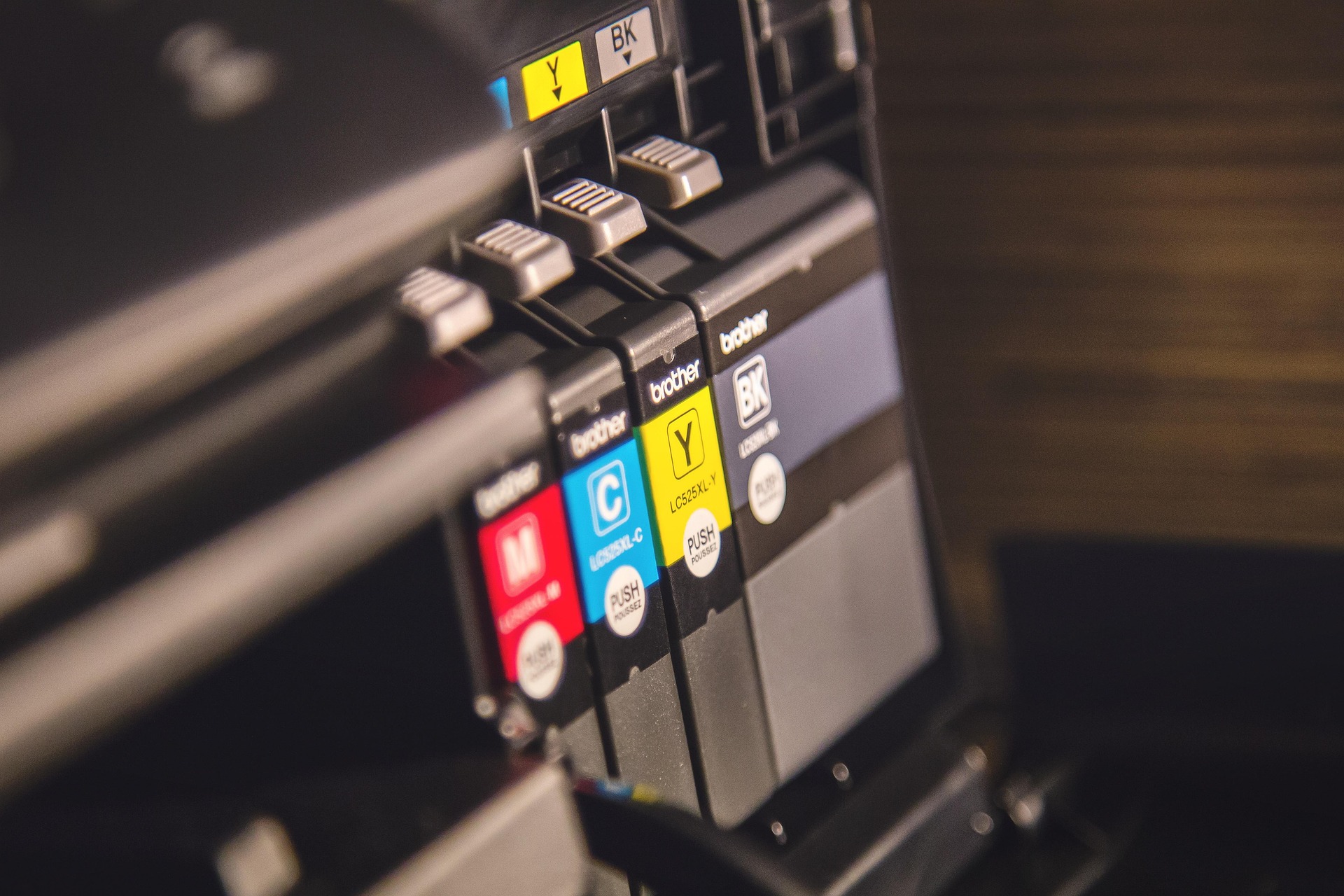 Sticker & Label Printing image 1